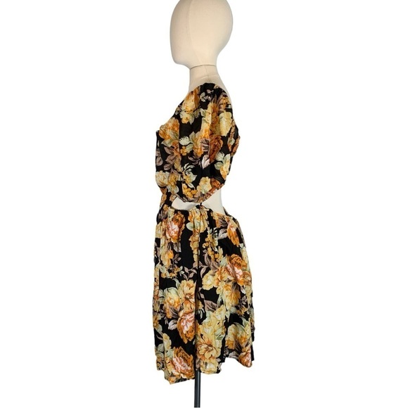 Bardot Plunge Cut out Floral Mini Dress Size Large - Picture 4 of 11